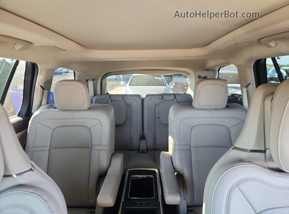 5LM5J7XC9MGL04431 2021 LINCOLN AVIATOR Silver Հետևի նստատեղերի տեսք