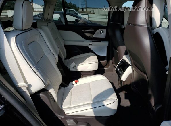 5LM5J9XC4RGL04095 2024 LINCOLN AVIATOR Black Вид задньої частини салону