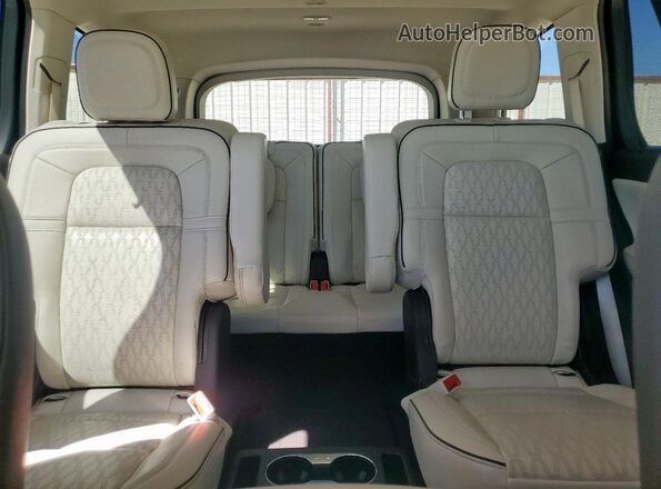 5LM5J9XC7NGL08166 2022 LINCOLN AVIATOR White უკანა სავარძლების ხედი