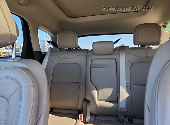 5LMCJ1C94LUL14265 2020 LINCOLN CORSAIR White Rear seats view