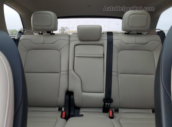 5LMCJ1DA0SUL20667 2025 LINCOLN CORSAIR White Rear seats view