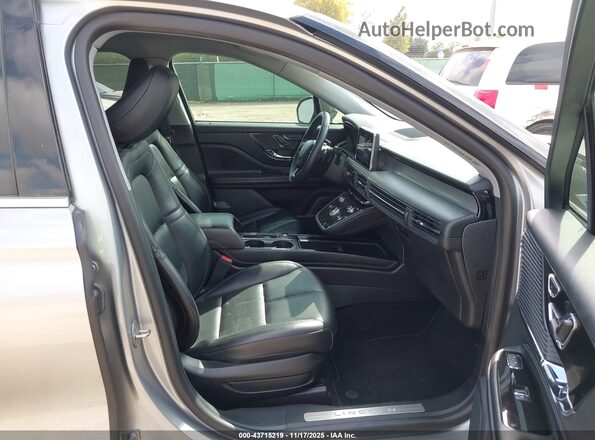 5LMCJ1DH7MUL22254 2021 LINCOLN CORSAIR Silver Vista interior delantera