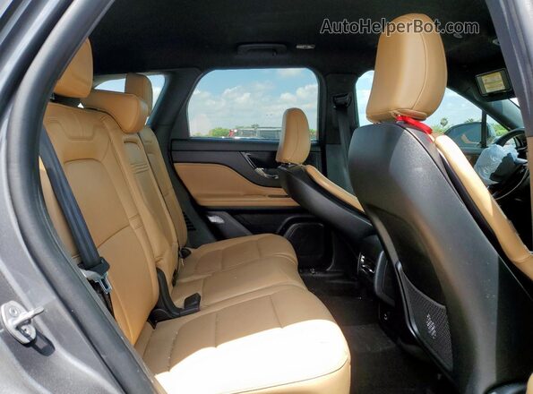5LMCJ2C92NUL17044 2022 LINCOLN CORSAIR Silver Vista interior trasera