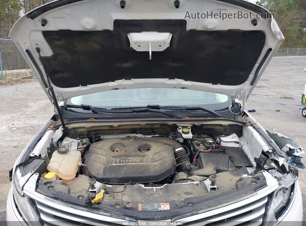 5LMCJ3C91GUJ05681 2016 LINCOLN MKC White უკანა ხედი