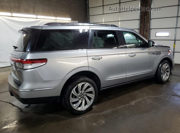 5LMJJ2LG1PEL12906 2023 LINCOLN NAVIGATOR Silver უკანა მარჯვენა