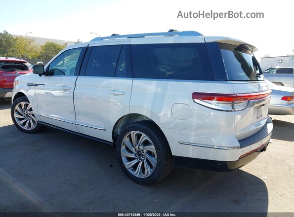 5LMJJ2LG9PEL00695 2023 LINCOLN NAVIGATOR White Rear left