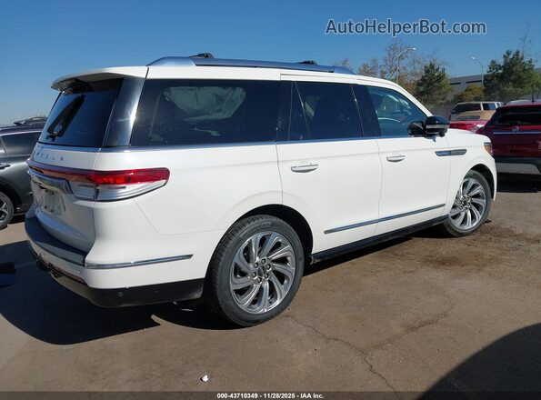 5LMJJ2LG9PEL00695 2023 LINCOLN NAVIGATOR White Rear right