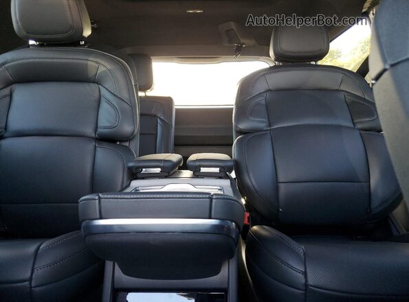 5LMJJ2LGXSEL01279 2025 LINCOLN NAVIGATOR Синий Вид задних сидений