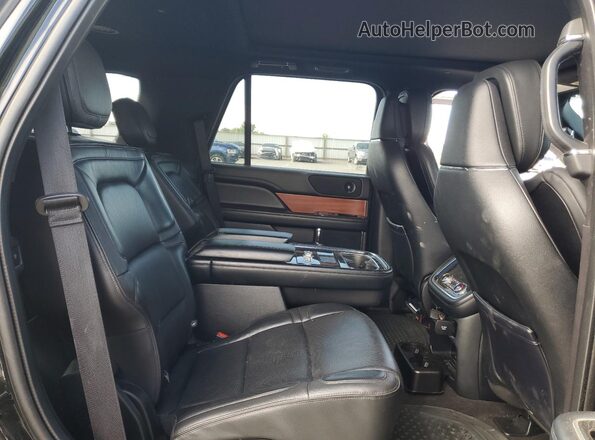 5LMJJ2LT4JEL16145 2018 LINCOLN NAVIGATOR Черный Вид задней части салона
