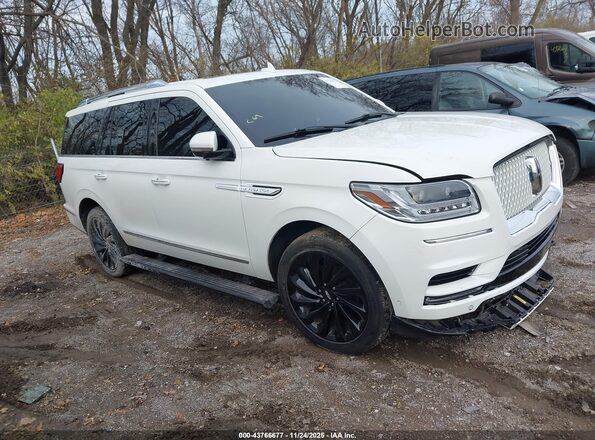 5LMJJ2LT5LEL20787 2020 LINCOLN NAVIGATOR White უკანა სალონის ხედი