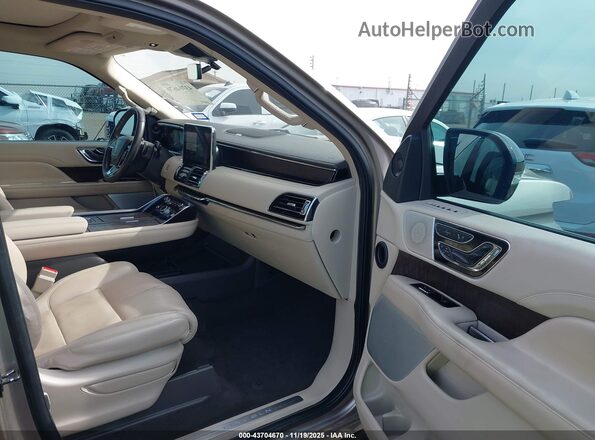 5LMJJ2LT6LEL19731 2020 LINCOLN NAVIGATOR Gold Вид салону спереду