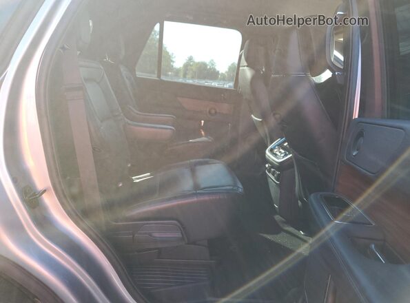 5LMJJ2LT7LEL17244 2020 LINCOLN NAVIGATOR Серебряный Вид задней части салона