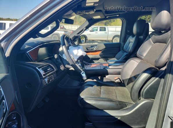 5LMJJ2LT7LEL17244 2020 LINCOLN NAVIGATOR Серебряный Вид салона спереди