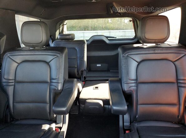 5LMJJ2LT7LEL17244 2020 LINCOLN NAVIGATOR Серебряный Вид задних сидений