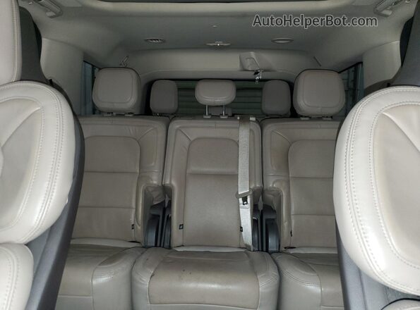 5LMJJ2LT7NEL03363 2022 LINCOLN NAVIGATOR Черный Вид задних сидений