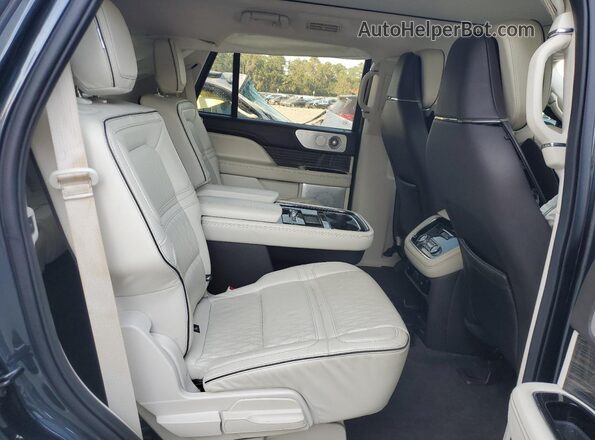 5LMJJ2TT5MEL05935 2021 LINCOLN NAVIGATOR Gray Widok wnętrza z tyłu