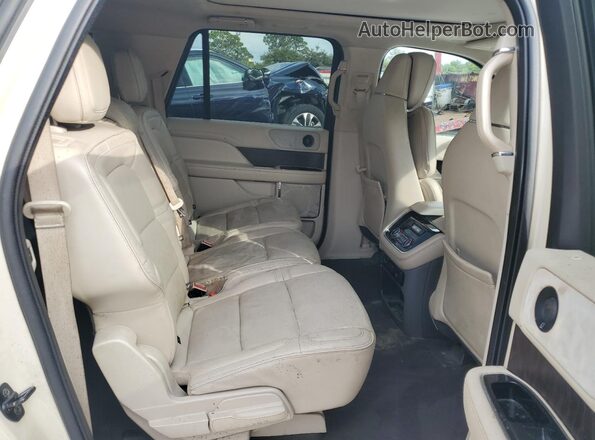 5LMJJ3HT0JEL05240 2018 LINCOLN NAVIGATOR Beige Widok wnętrza z tyłu