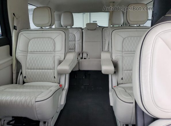 5LMJJ3TT8LEL07084 2020 LINCOLN NAVIGATOR Черный Вид задних сидений