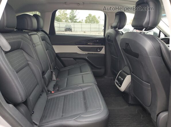 5LMPJ8K47RJ797700 2024 LINCOLN NAUTILUS Gray Vista interior trasera