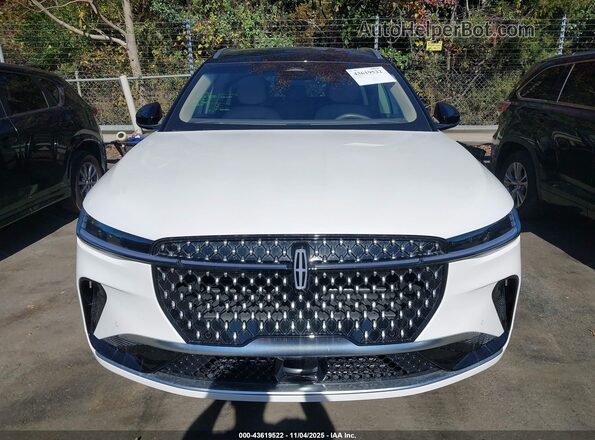 5LMPJ8KA8RJ776893 2024 LINCOLN NAUTILUS White ხელსაწყოთა პანელის ხედი