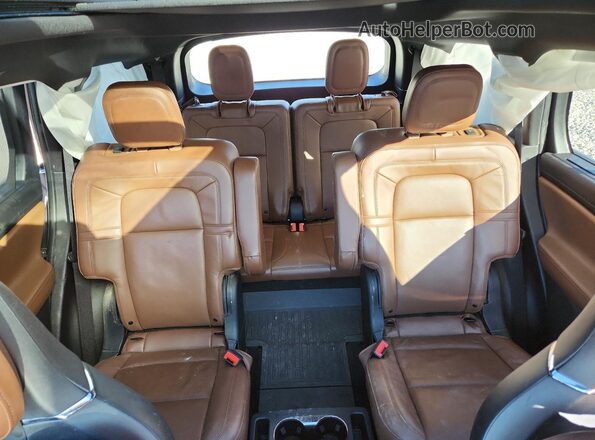 5LMYJ8XY4NNL00301 2022 LINCOLN AVIATOR Серебряный Вид задних сидений