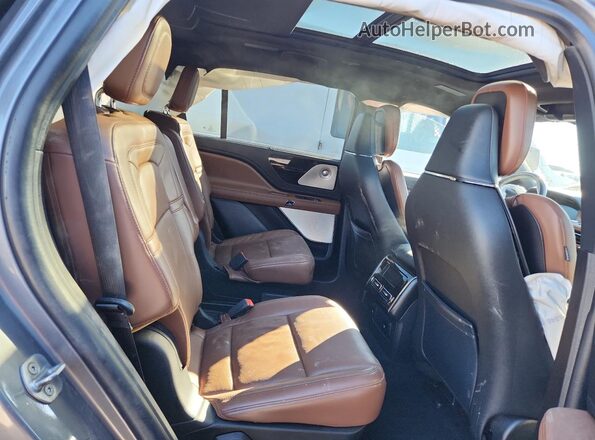 5LMYJ8XY4NNL00301 2022 LINCOLN AVIATOR Серебряный Вид задней части салона