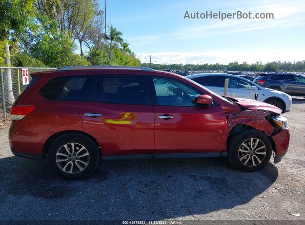 5N1AR2MN8GC607828 2016 NISSAN PATHFINDER Красный Вид задней части салона
