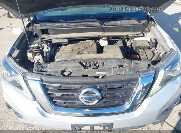 5N1DR2MM0JC632735 2018 NISSAN PATHFINDER Silver 