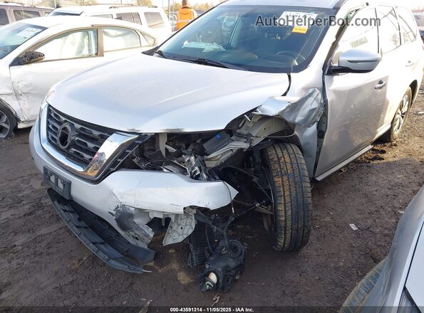 5N1DR2MM1HC674079 2017 NISSAN PATHFINDER Silver Widok z przodu