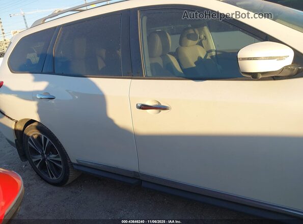 5N1DR2MN3HC635230 2017 NISSAN PATHFINDER White Widok wnętrza z tyłu