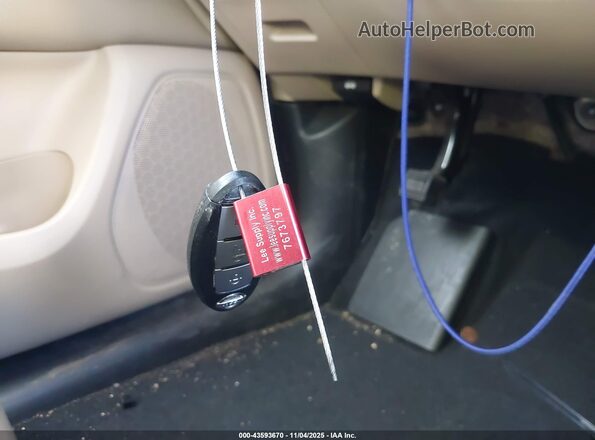 5N1DR2MN7HC623128 2017 NISSAN PATHFINDER White Dashboard view