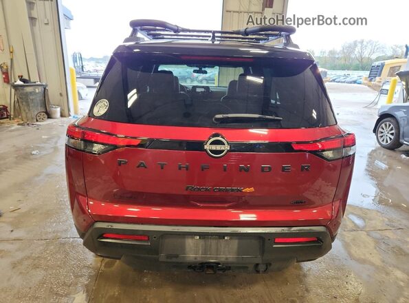 5N1DR3BD3PC269560 2023 NISSAN PATHFINDER Red Widok z tyłu