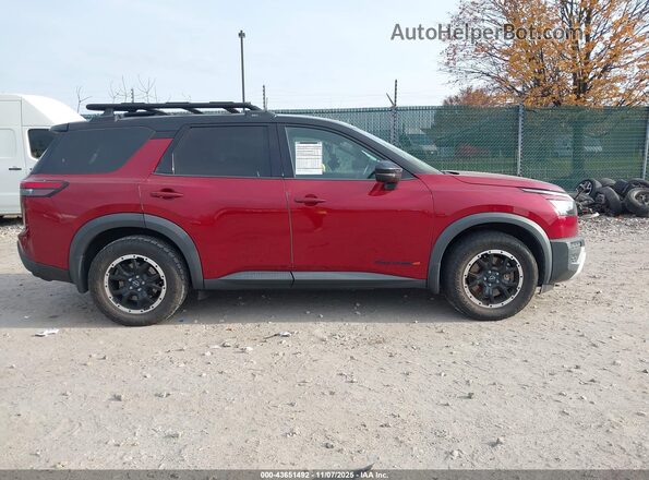 5N1DR3BD6PC233149 2023 NISSAN PATHFINDER Темно-бордовый Вид задней части салона