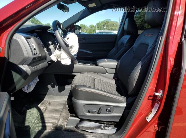 5N1DR3BD8RC310221 2024 NISSAN PATHFINDER Red Widok wnętrza z przodu
