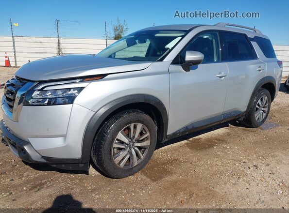 5N1DR3CC0SC246154 2025 NISSAN PATHFINDER Silver წინა მარცხენა ხედი სამი მეოთხედიდან