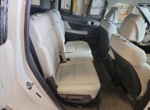 5NMP2DGL5RH006955 2024 HYUNDAI SANTA White Widok wnętrza z tyłu