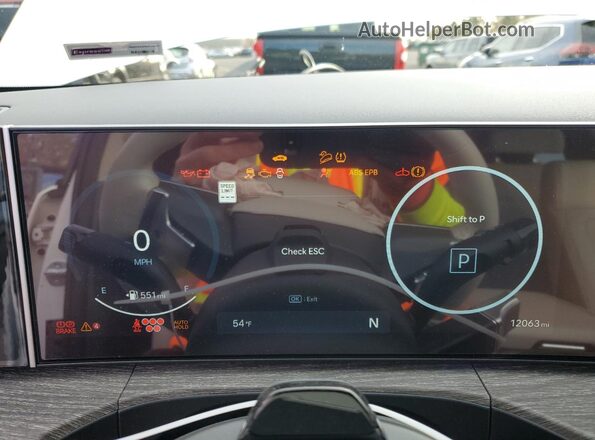 5NMP34G12SH017963 2025 HYUNDAI SANTA White Widok zestawu wskaźników