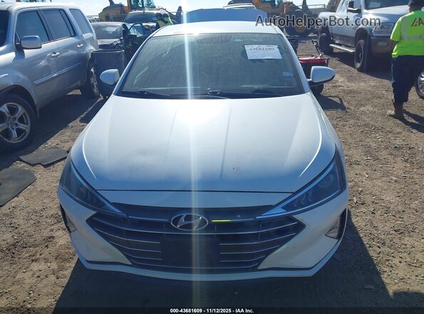 5NPD74LF1KH424748 2019 HYUNDAI ELANTRA Белый Вид щитка приборов