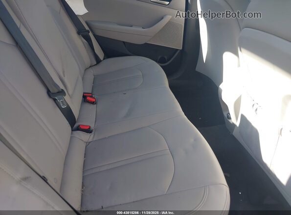 5NPE24AF6KH731144 2019 HYUNDAI SONATA Silver VIN sticker view
