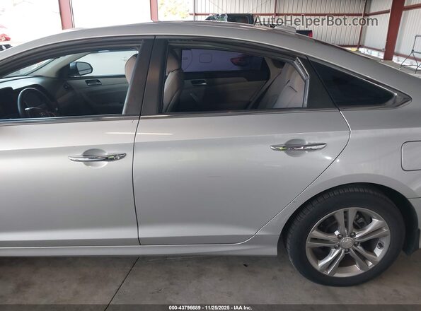 5NPE34AF0JH726758 2018 HYUNDAI SONATA Серебряный Вид спереди