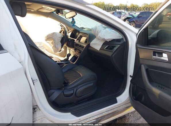 5NPE34AFXHH509311 2017 HYUNDAI SONATA White Вид салону спереду