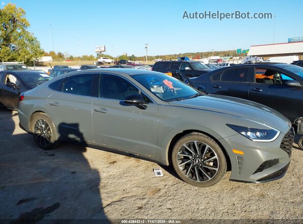 5NPEJ4J21LH014331 2020 HYUNDAI SONATA Gray Սալոնի հետևի տեսք