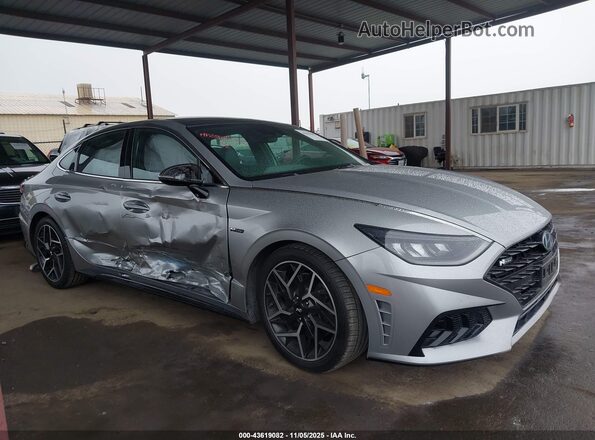 5NPEK4JC7MH132794 2021 HYUNDAI SONATA Silver Սալոնի հետևի տեսք