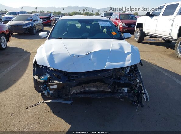 5NPLM4AG1MH048894 2021 HYUNDAI ELANTRA Белый Вид спереди