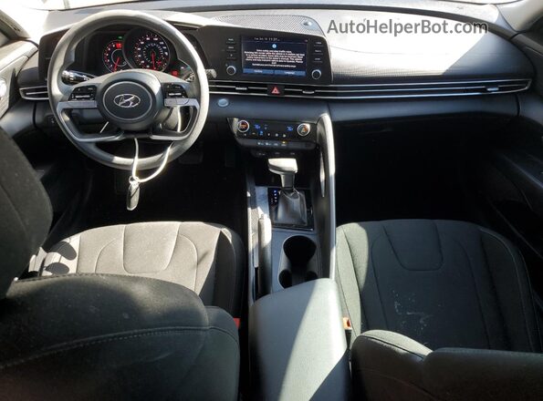 5NPLM4AG3NH058392 2022 HYUNDAI ELANTRA Black Widok deski rozdzielczej