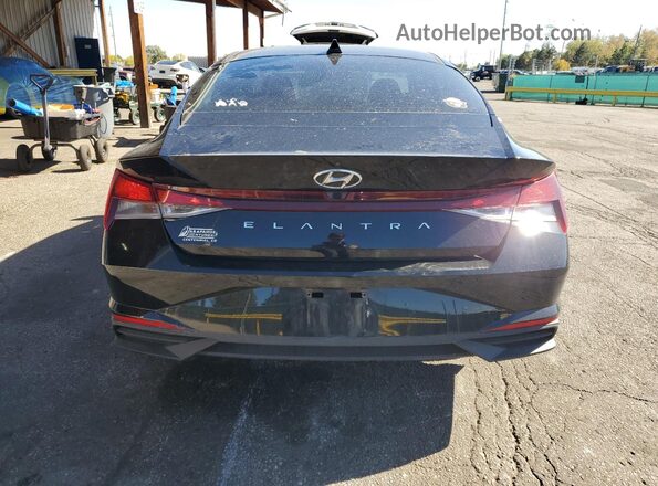 5NPLM4AG3NH058392 2022 HYUNDAI ELANTRA Black Widok z tyłu