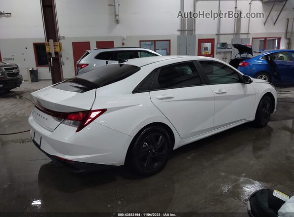 5NPLM4AG6NH070620 2022 HYUNDAI ELANTRA Белый Задняя правая четверть