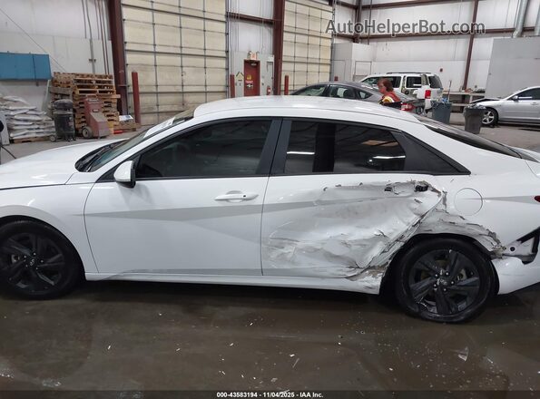 5NPLM4AG6NH070620 2022 HYUNDAI ELANTRA Белый Панорамный вид салона 360°