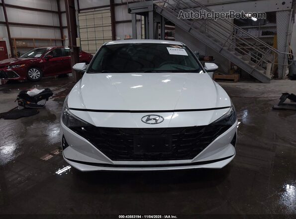 5NPLM4AG6NH070620 2022 HYUNDAI ELANTRA Белый Вид щитка приборов