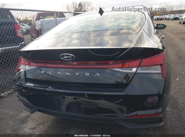 5NPLM4AG9NH071521 2022 HYUNDAI ELANTRA Black 
